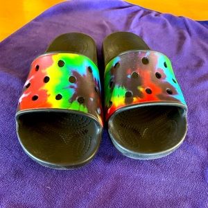 🌈Women’s Slide Crocs Size 8 Rainbow/Black🌈